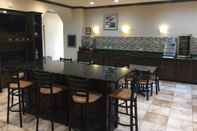 Bar, Kafe, dan Lounge Best Western Red River Inn & Suites