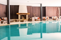 Swimming Pool Chalet RoyAlp Hôtel & Spa