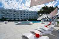 สระว่ายน้ำ Hotel THB Naeco Ibiza - Adults Only