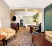 Bilik Tidur 6 La Quinta Inn & Suites by Wyndham Longview North
