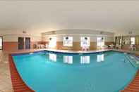 Swimming Pool Sleep Inn & Suites Shepherdsville Louisville South