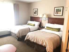 Bedroom 4 Candlewood Suites Kansas City Airport