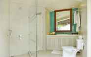 In-room Bathroom 5 Adaaran Select Hudhuran Fushi - All inclusive