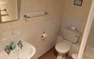 In-room Bathroom 3 Thorverton Arms