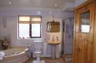 In-room Bathroom Cotswold House