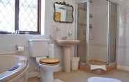 In-room Bathroom 5 Cotswold House