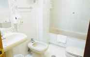 Toilet Kamar 2 Hostal Toledo