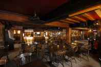 Bar, Kafe dan Lounge The Longboat Inn