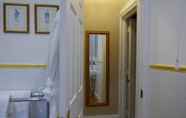 Toilet Kamar 4 Kerrington House