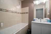 In-room Bathroom Appart'City Confort Paris Villejuif