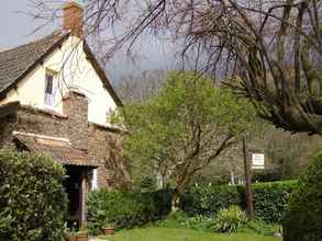 Luar Bangunan 4 Tudor Cottage