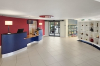 Lobby Ramada Encore by Wyndham Doncaster Airport