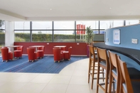 Bar, Cafe and Lounge Ramada Encore by Wyndham Doncaster Airport