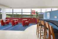 Bar, Cafe and Lounge Ramada Encore by Wyndham Doncaster Airport