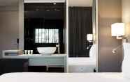 In-room Bathroom 5 AC Hotel Sants by Marriott