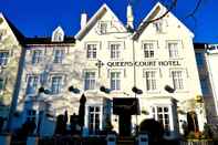 ภายนอกอาคาร Queens Court Hotel