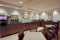 Restaurant Country Inn & Suites by Radisson, Port Charlotte, FL