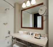 In-room Bathroom 5 Sheraton Chicago Northbrook Hotel