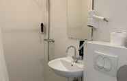 In-room Bathroom 3 Orange Tulip Hotel Amsterdam - Hostel