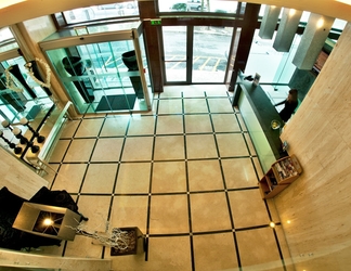 Lobby 2 TURIM Alameda Hotel