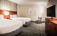 Kamar Tidur 6 Courtyard by Marriott Norman