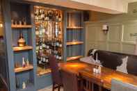 Bar, Cafe and Lounge The Swan Inn