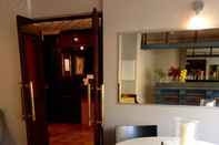 Quầy bar, cafe và phòng lounge Hotel Albion