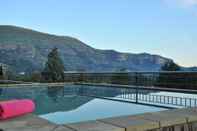 Kolam Renang Protea Hotel by Marriott Clarens