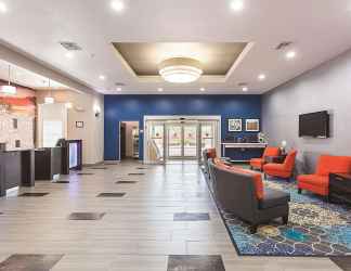 ล็อบบี้ 2 La Quinta Inn & Suites by Wyndham San Antonio Northwest