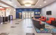 Lobby 2 La Quinta Inn & Suites by Wyndham San Antonio Northwest