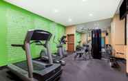 ห้องออกกำลังกาย 2 La Quinta Inn by Wyndham West Long Branch