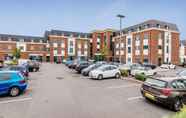 Exterior 5 Travelodge Stratford Upon Avon