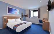 Bedroom 3 Travelodge Glasgow Braehead