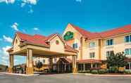 ภายนอกอาคาร 2 La Quinta Inn & Suites by Wyndham Russellville