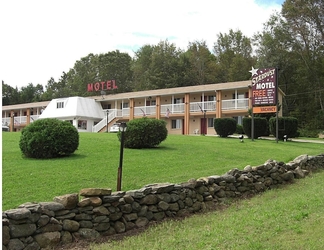 Exterior 2 Stardust Motel