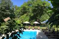 Swimming Pool Chateau de Challanges