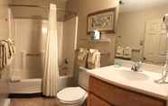 In-room Bathroom 4 Attitash Motel