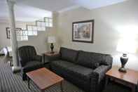 Common Space Monte Carlo Inn Barrie Suites