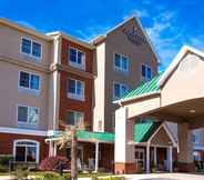 Exterior 2 Country Inn & Suites by Radisson, Wilson, NC