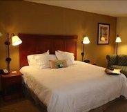 Kamar Tidur 2 Hampton Inn & Suites Cedar Rapids - North