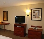 Kamar Tidur 4 Hampton Inn & Suites Cedar Rapids - North