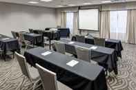 ห้องประชุม Hampton Inn & Suites Cedar Rapids - North