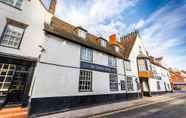 Exterior 2 The George Hotel, Amesbury, Wiltshire