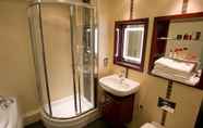 In-room Bathroom 4 The Bluebell Hotel
