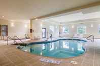 Swimming Pool Comfort Suites Grayslake near Libertyville North