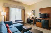 Common Space Comfort Suites Grayslake near Libertyville North