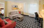 Common Space 7 TownePlace Suites by Marriott Fayetteville North