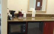 Phòng ngủ 6 Hampton Inn & Suites Cleveland Mentor