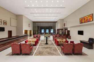Lobi 4 Ramada Hotel & Suites by Wyndham Ajman