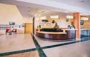 Lobi 5 Grand Muthu Golf Plaza Hotel